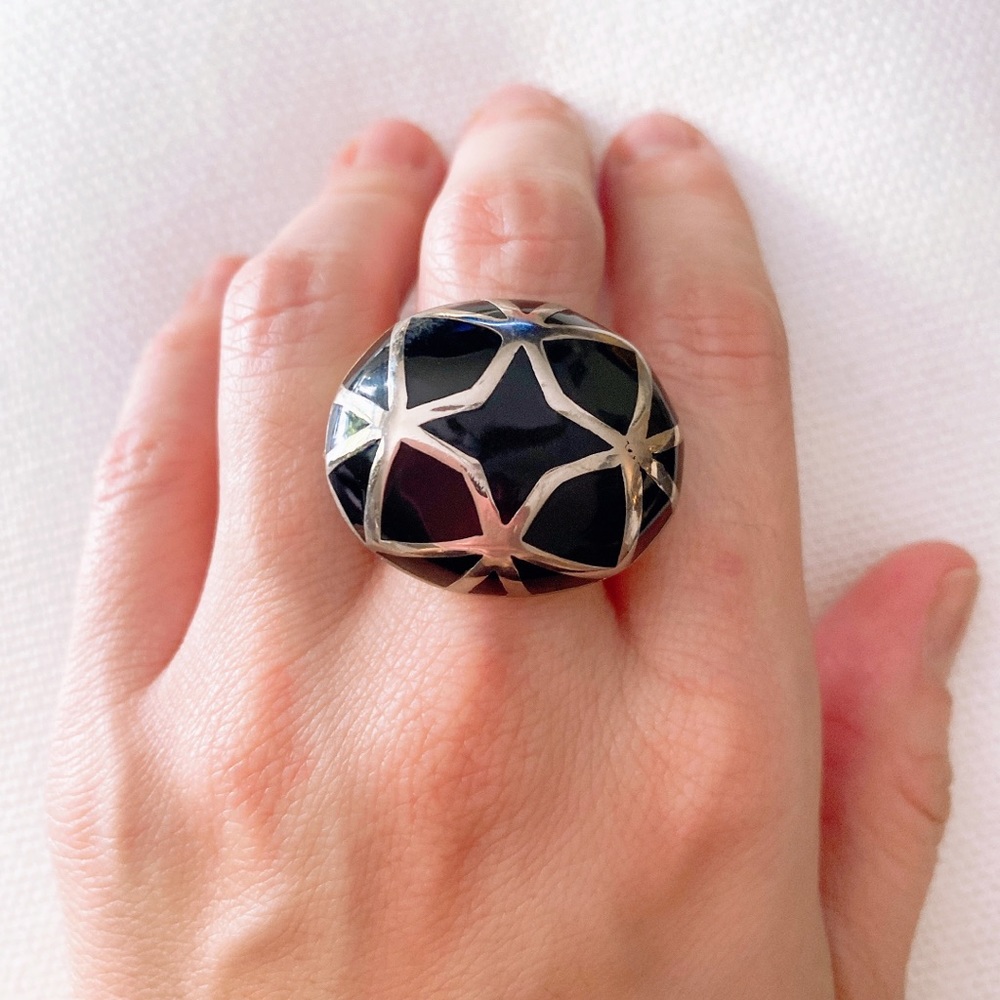 Cool Geo Shape Ring, black and gold
